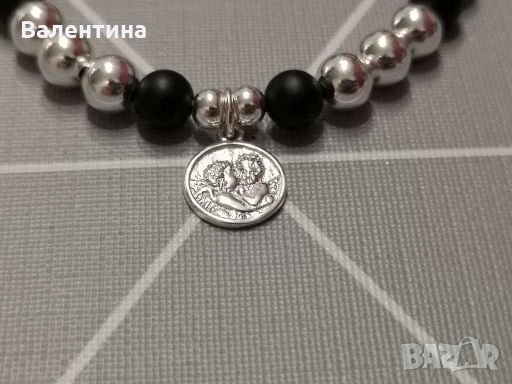 Дамска гривна от 925 сребърни мъниста, оникси и медальон Ангел/ Херувимчета, снимка 2 - Гривни - 28169590