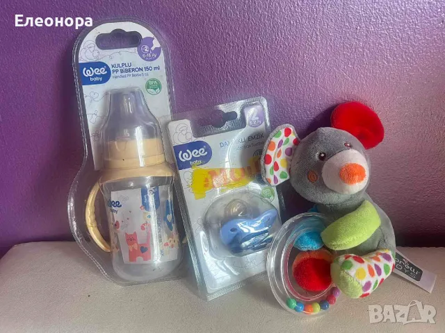 различни нови играчки и аксесоари за бебоци