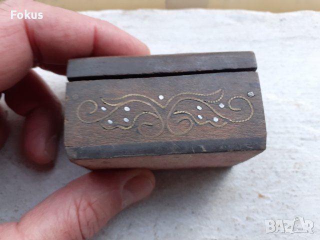 Стара дървена кутийка с бронзови набивки и седеф, снимка 3 - Антикварни и старинни предмети - 38999931