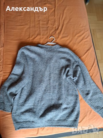 Продавам домашно плетена жилетка, снимка 4 - Пуловери - 43132872