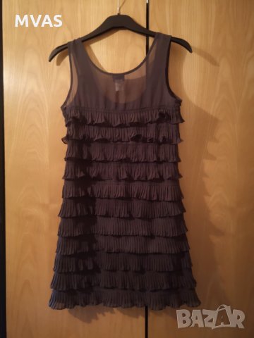Нова H&M плажна рокля/туника XS с волани тъмно сиво, снимка 4 - Рокли - 32391429