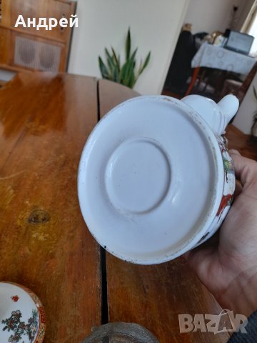 Стар порцеланов чайник, снимка 8 - Антикварни и старинни предмети - 40874284