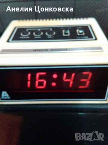 Стар електронен часовник-будилник ХОНГ КОНГ, снимка 1