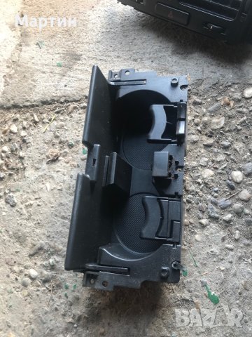 Поставка за чаши за Suzuki Grand Vitara II SUV (04.2005 - 08.2015), снимка 2 - Части - 38285471