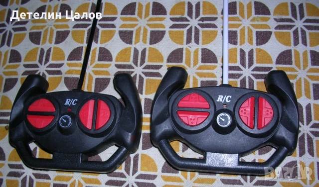 Два броя дистанционно за радиоуправляеми коли автомобили джипчета