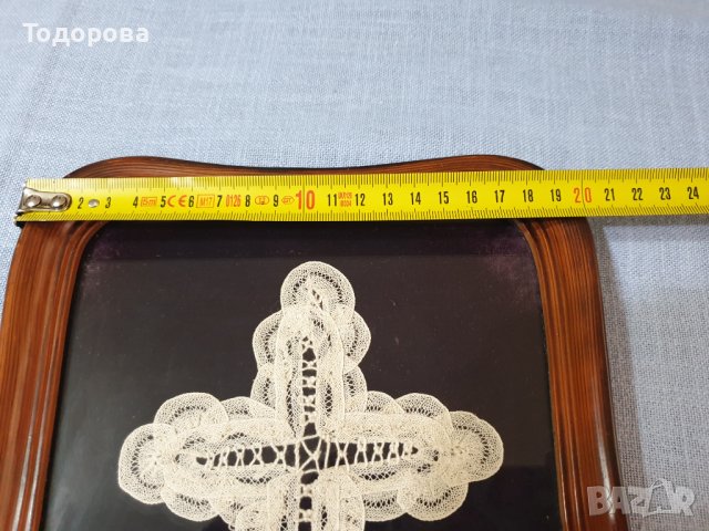 Кръст от финна брюкселска дантела в рамка под стъкло, снимка 5 - Антикварни и старинни предмети - 43682629