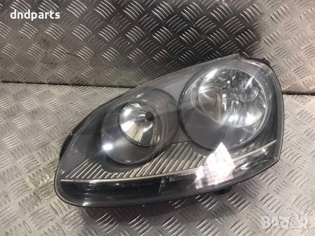 Ляв фар VW Golf 5,2006г.(липсваща щипка)
