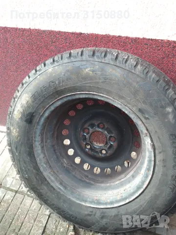 Зимни гуми 205/70/15 с железни джанти, снимка 7 - Гуми и джанти - 47952688