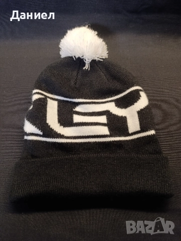 Зимна шапка Oakley 