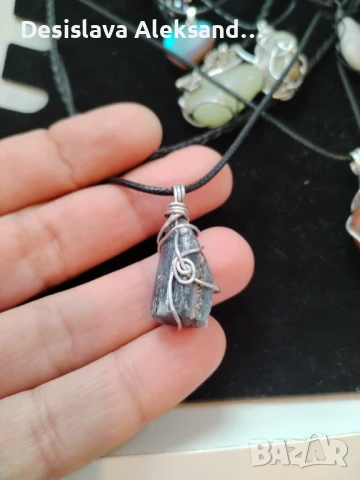 Колие със син кианит, ръчна изработка 