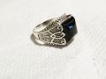 Стар кован красив мъжки сребърен пръстен с голям красив камък черен оникс, орнаменти и много , снимка 1 - Пръстени - 32465434