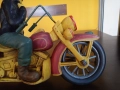 Стара Масивна СТАТУЕТКА РЪЧНО ИЗРАБОТЕНА на Моторист с Мотор Harley Davidson ВНОС от Англия, снимка 2