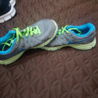 Дамски маратонки Nike, снимка 2 - Маратонки - 36398184