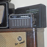 Ретро радио апарати, снимка 4 - Колекции - 36597342