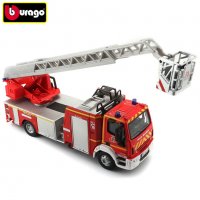 Bburago Пожарна кола Iveco Magirus 1:50 18 32001, снимка 3 - Коли, камиони, мотори, писти - 38668172