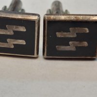 WW2-Немски бутонели(клипси за риза) с емайл с клейма на SS, снимка 1 - Колекции - 37827812