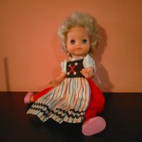 Колекционерска кукла народна носия ретро 32 см, снимка 5 - Колекции - 44106485