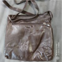 Продавам дамска чанта, снимка 2 - Чанти - 32679682