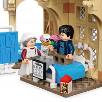 LEGO® Harry Potter™ 76398 - Болничното крило на Хогуортс, снимка 7 - Конструктори - 36430555