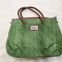 Зелена голяма чанта , снимка 1 - Чанти - 43511074