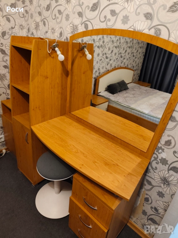 Тоалетка с огледало напарвена по поръчка, цвят медна елша, снимка 1