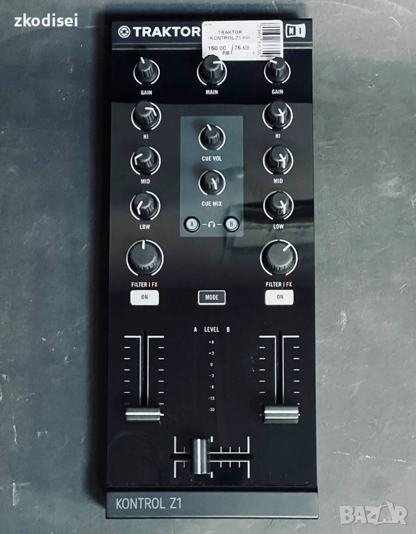 DJ Контролер TRAKTOR KONTROL Z1 HW, снимка 1