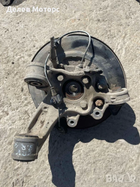 Заден десен шенкел с главина от Honda CR-V, 2.0i, 155 ph, engine R20A, 6 sp., 2015, euro 5, 85000 km, снимка 1