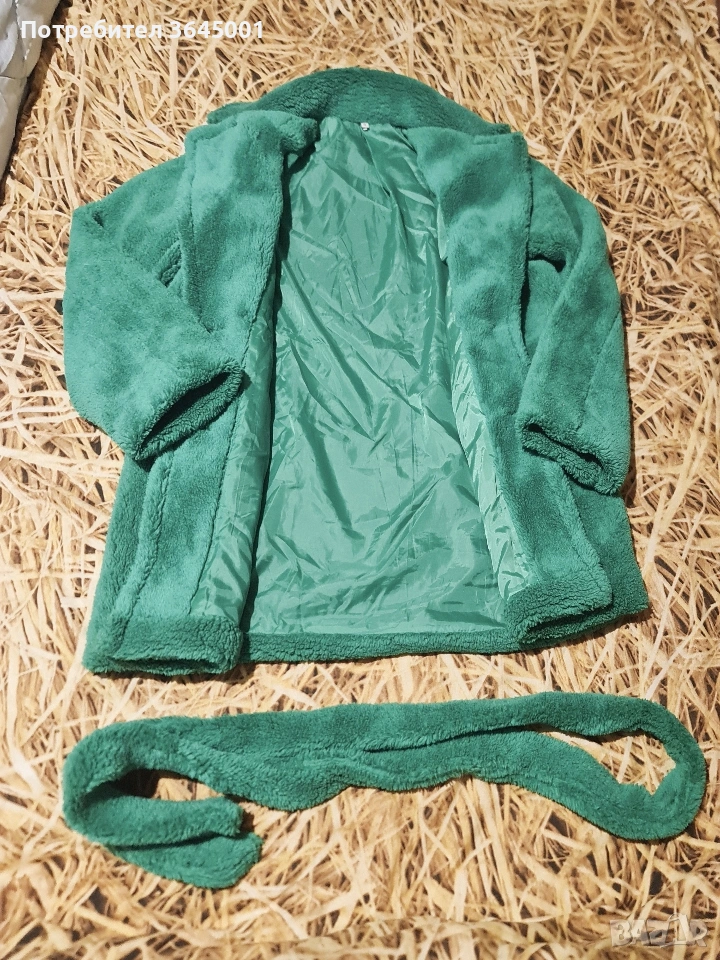 Зелено,модерно, топло и меко зимно палто,олекотено . Размер S/M / НОВО / Продава се и чантата/Нова/, снимка 1