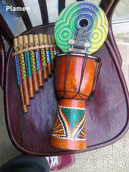 Три музикални инструменти тим-там, свирка на Пан и цитра, снимка 1