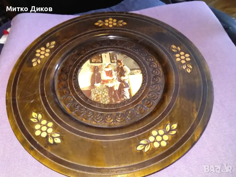 Чиния за стена с народни мотиви дърворезбована фи 30см, снимка 1