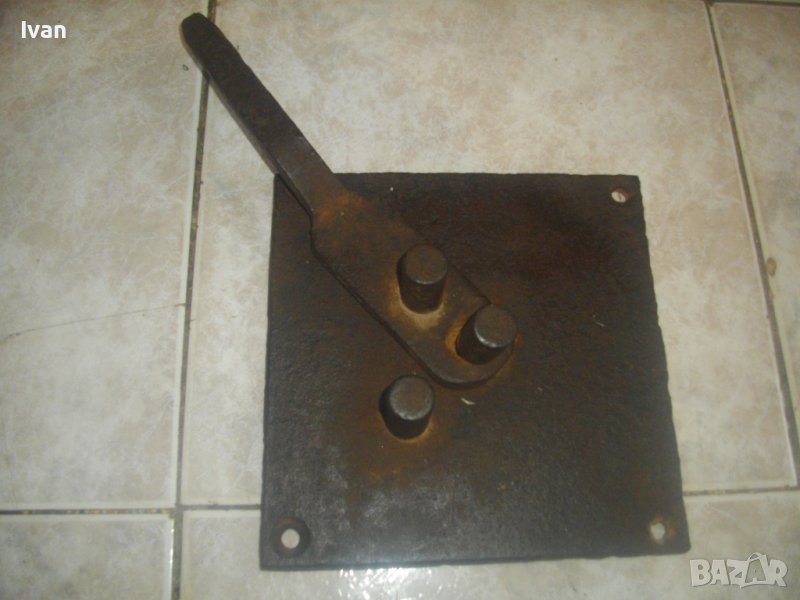 Бигляр Старо Качество-Трицилиндров-Ръчен Уред Огъване Арматура Всякаква-Масивен-4,5кг-Дебелина 10мм, снимка 1