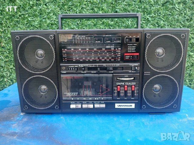ПРОДАВАМ ЕДИН МНОГО РЯДЪК КРАСИВ МОДЕЛ КАСЕТОФОН ( UNIVERSUM CTR 2066 ) 