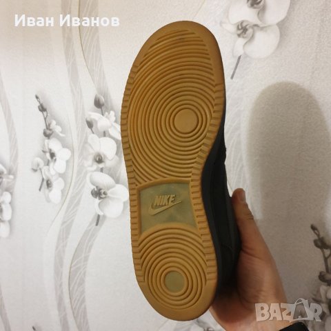 зимни кецове  NIKE COURT BOROUGH MID PREMIUM номер 40,5-41, снимка 4 - Кецове - 39757125