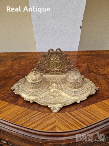 Прекрасна антикварна английска бронзова мастилница 