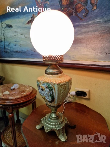 Страхотна антикварна настолна лампа бронз и порцелан , снимка 4 - Настолни лампи - 51404836