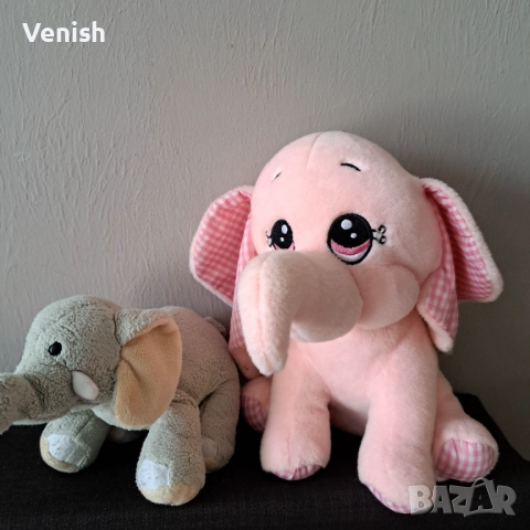 Две слончета