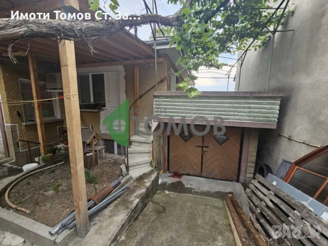 Двуетажна къща в кв. Възраждане, снимка 2 - Къщи - 51095073