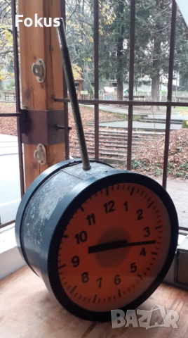 Голям български индустриален гаров електрически часовник