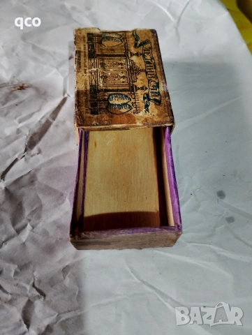 Стара кибритена кутия 