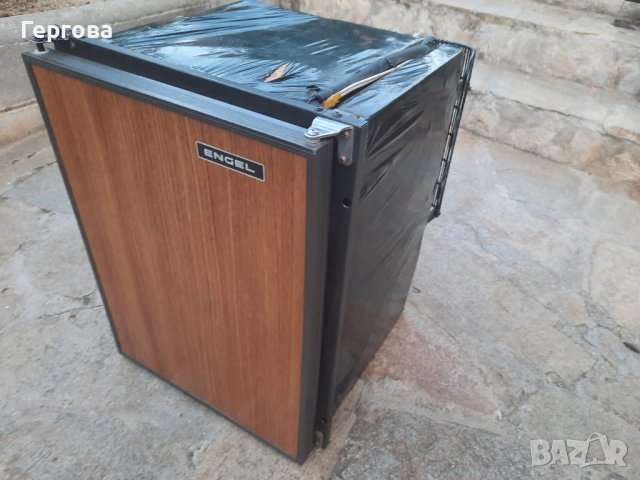 Компресорен хладилник на 12/24V, снимка 1 - Аксесоари и консумативи - 39917938