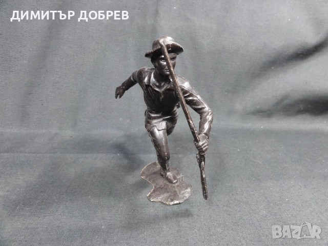 СТАРА РЕТРО СОЦ СССР ПЛАСТМАСОВА ФИГУРКА ТРАПЕР, снимка 2 - Колекции - 52712039