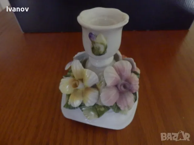 Порцеланов свещник, снимка 2 - Декорация за дома - 50333855