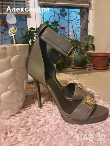 Сандали с висок ток Versace Medusa в зелено, снимка 4 - Дамски обувки на ток - 49964946