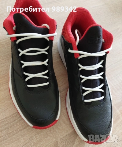 Мъжки/юношески маратонки Nike Air Jordan Max Aura 3 Bred, черно-черв