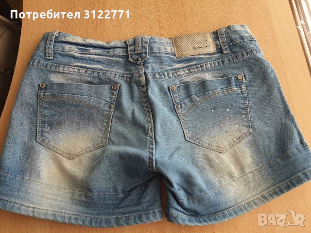 Дамски дънки и къси гащи 