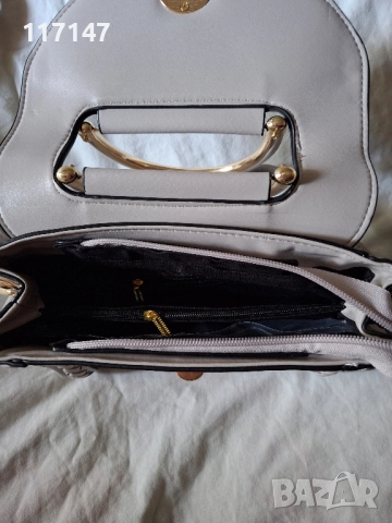 нова сива малка дамска чанта, снимка 5 - Чанти - 52177150