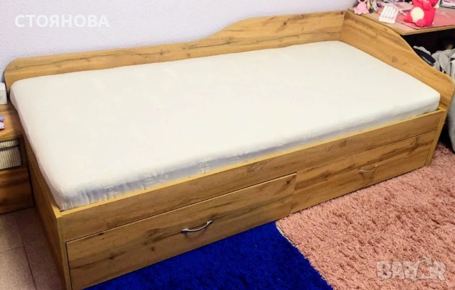 2бр единични легла в комлект с матрак