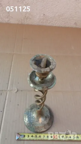масивен бронзов свещник , снимка 6 - Антикварни и старинни предмети - 48524252
