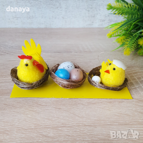 2833 Великденска декорация Кокошка с пиленце в гнезда с яйца