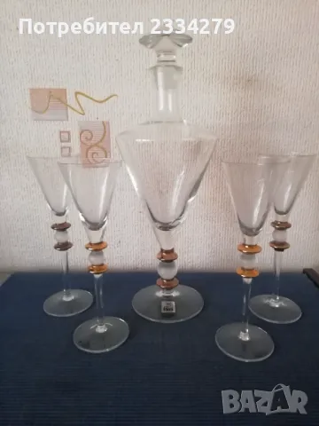 Сервиз от 5чаши и гарафа, златни кантове. Подходящ за вино, шампанско и други алкохолни напитки. , снимка 3 - Сервизи - 49664493